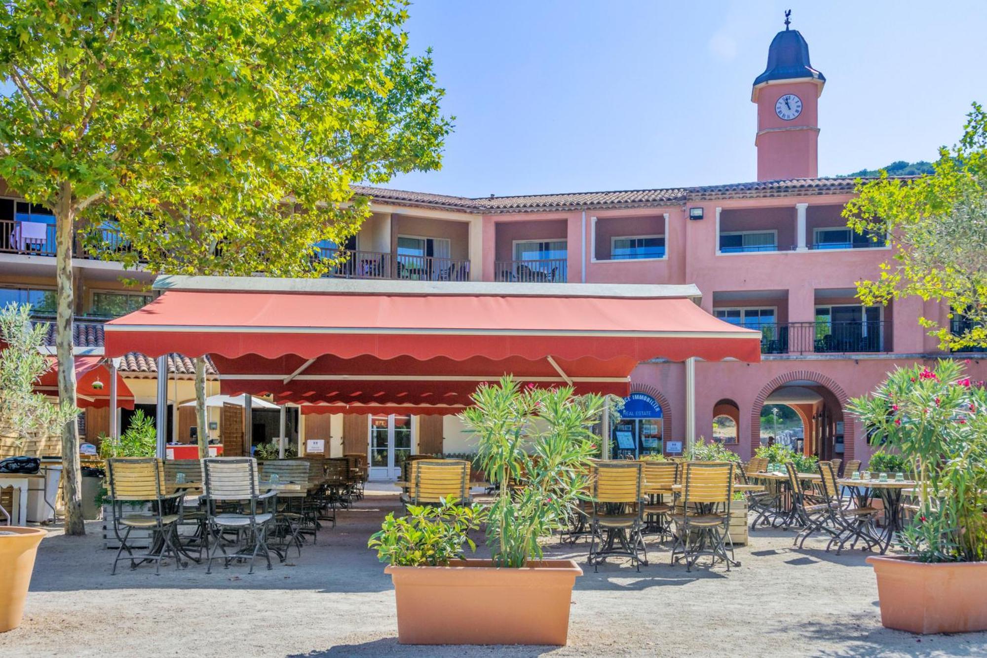 Village Pierre & Vacances Le Rouret Grospierres Exterior photo