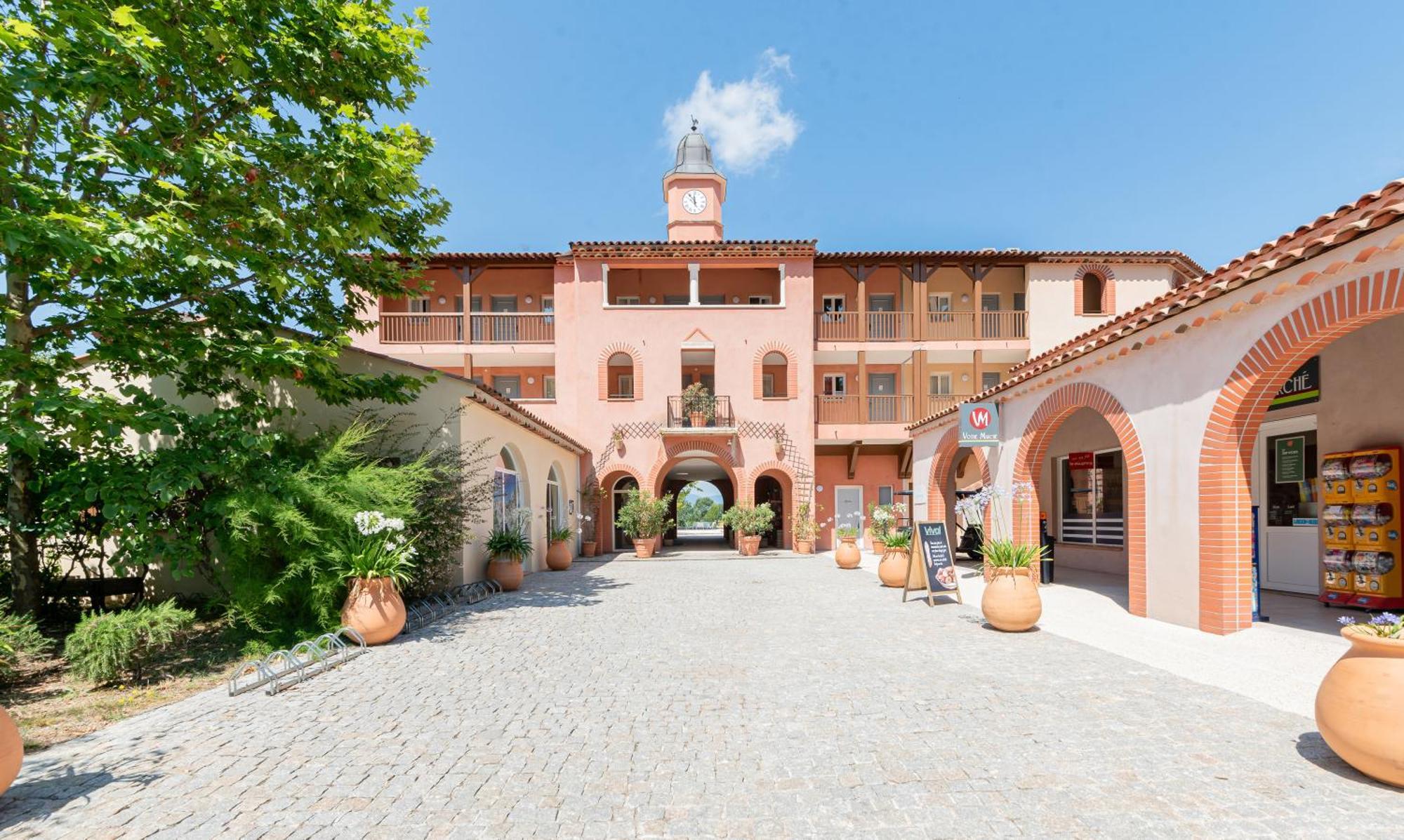 Village Pierre & Vacances Le Rouret Grospierres Exterior photo